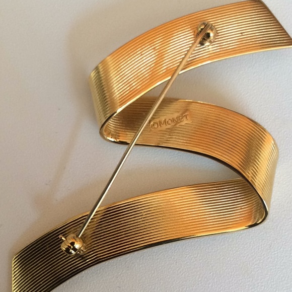Monet gold brooch - Picture 2 of 5